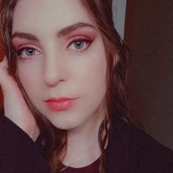 Meet your Posher, Amanda - Picture 1 of 1